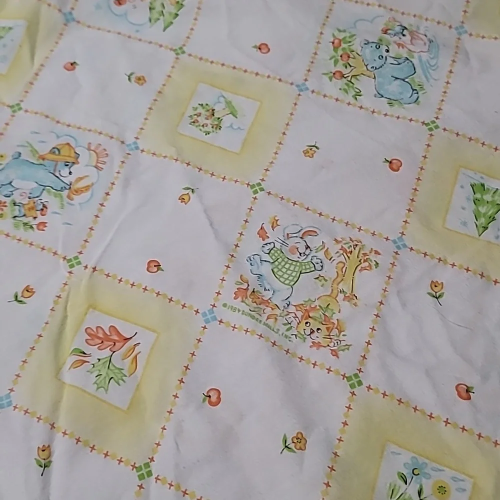 Vintage Dundee Seasons Crib‎ Sheet - Preloved